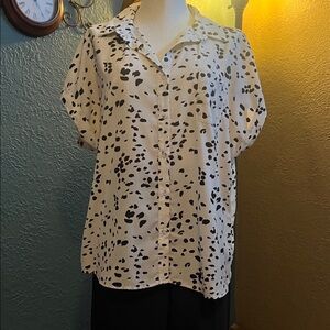 Staccato Black and White Button Down Shirt